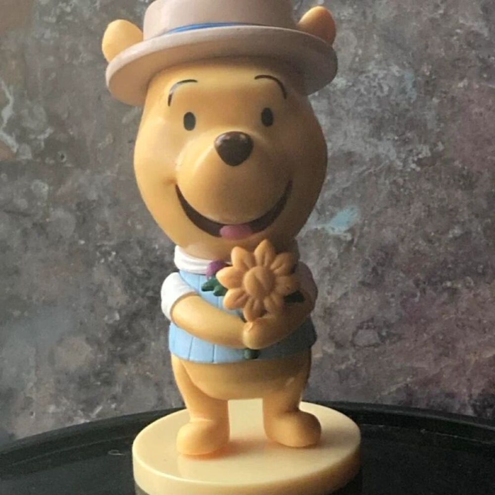 Culture Fly Disney Winnie The Pooh Mystery Vinyl Mini Figure Un-Valentines